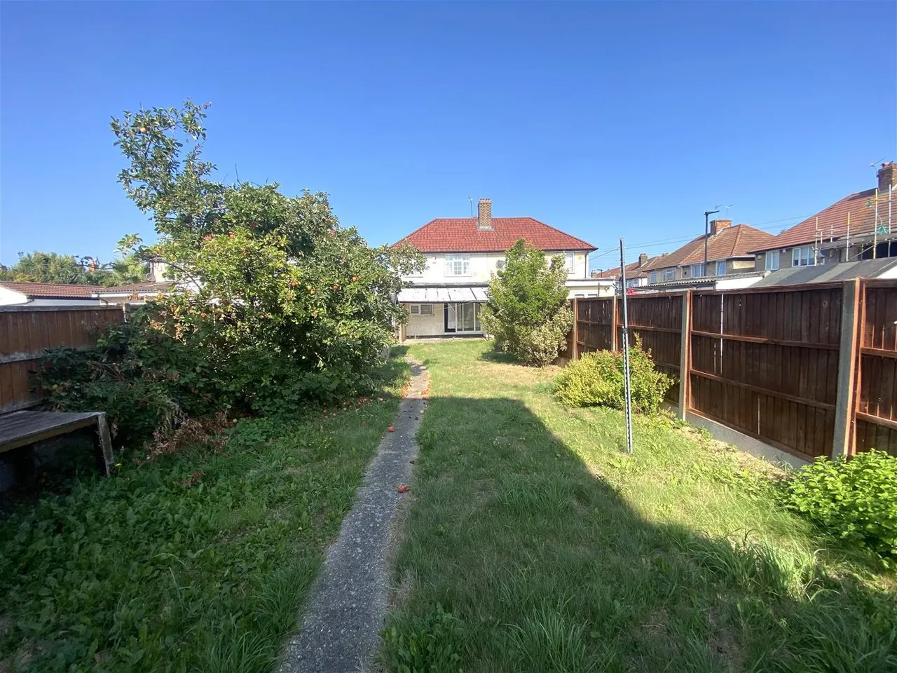 St. Leonards Gardens, Hounslow, photo 13