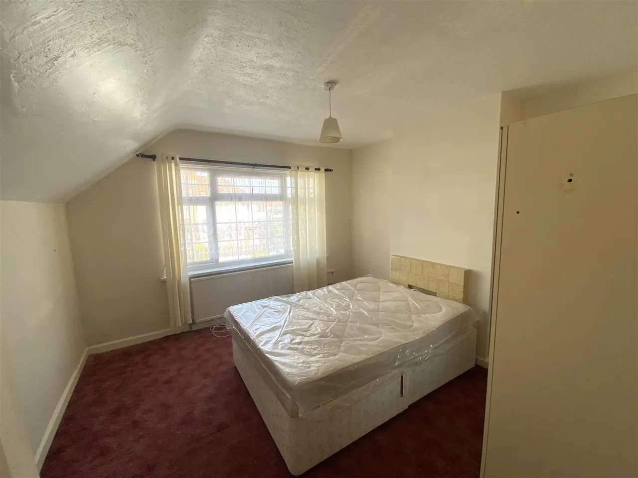 St. Leonards Gardens, Hounslow, photo 8