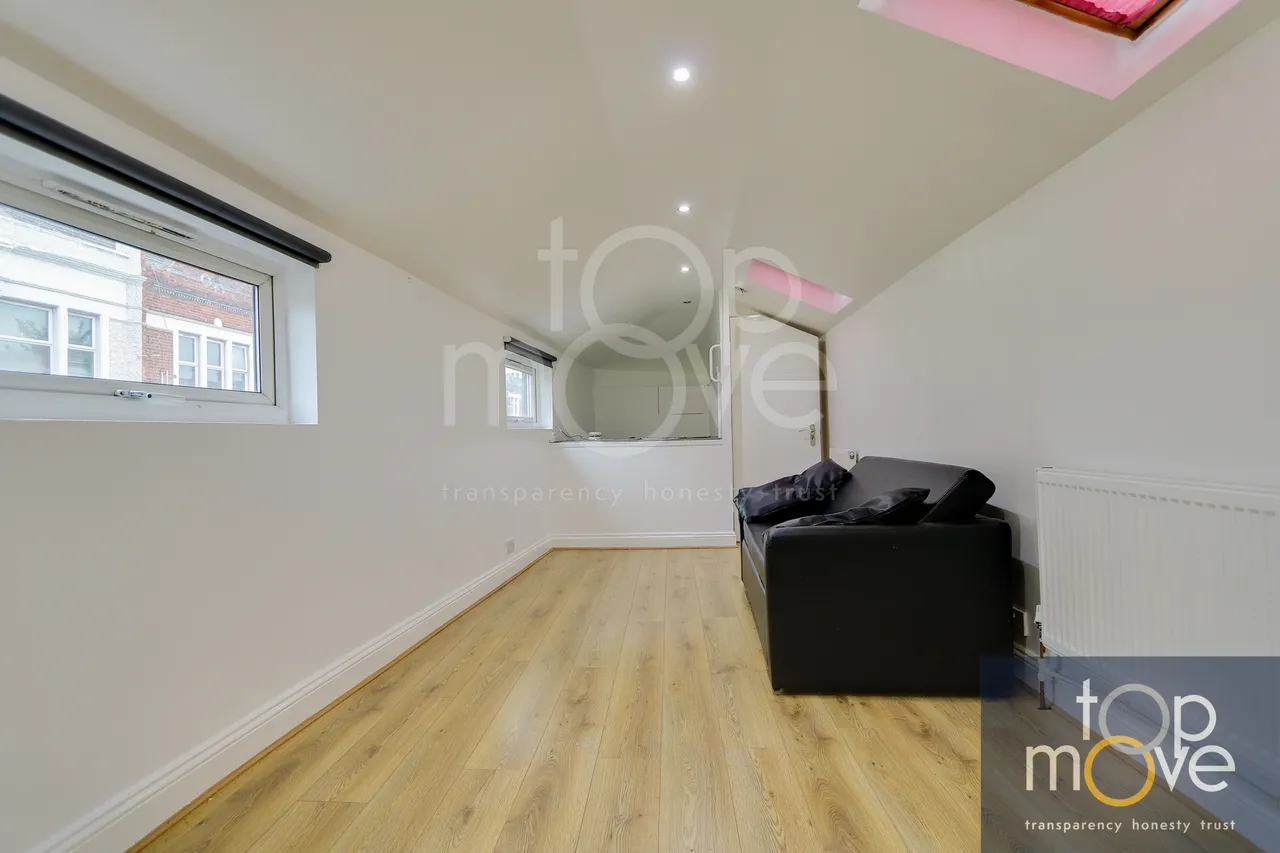 1 bed flat to rent, Cherry Orchard Road, East Croydon, CR0
