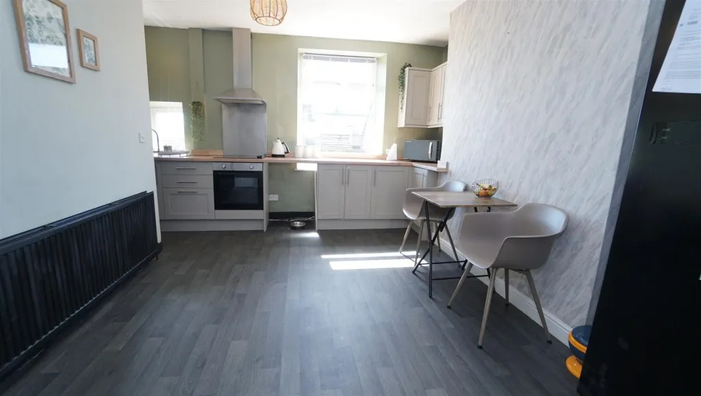 Institute Road, Eccleshill, photo 2