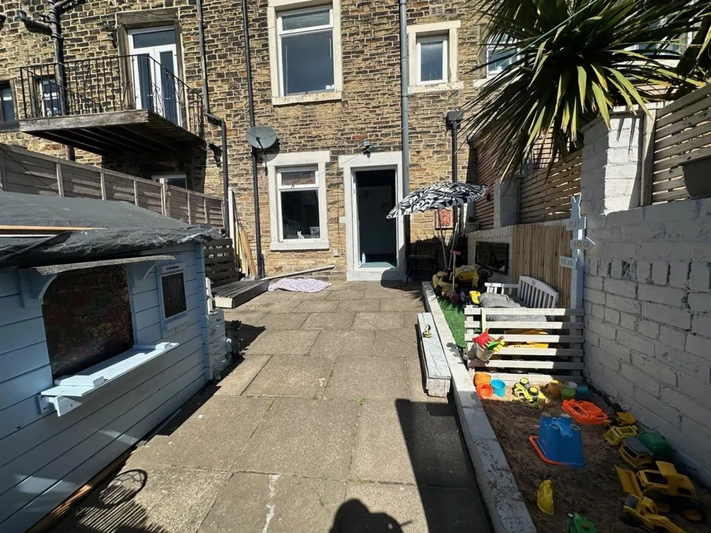 Institute Road, Eccleshill, photo 20