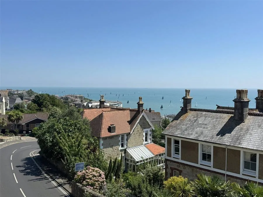 Zig Zag Road, Ventnor, PO38, photo 2