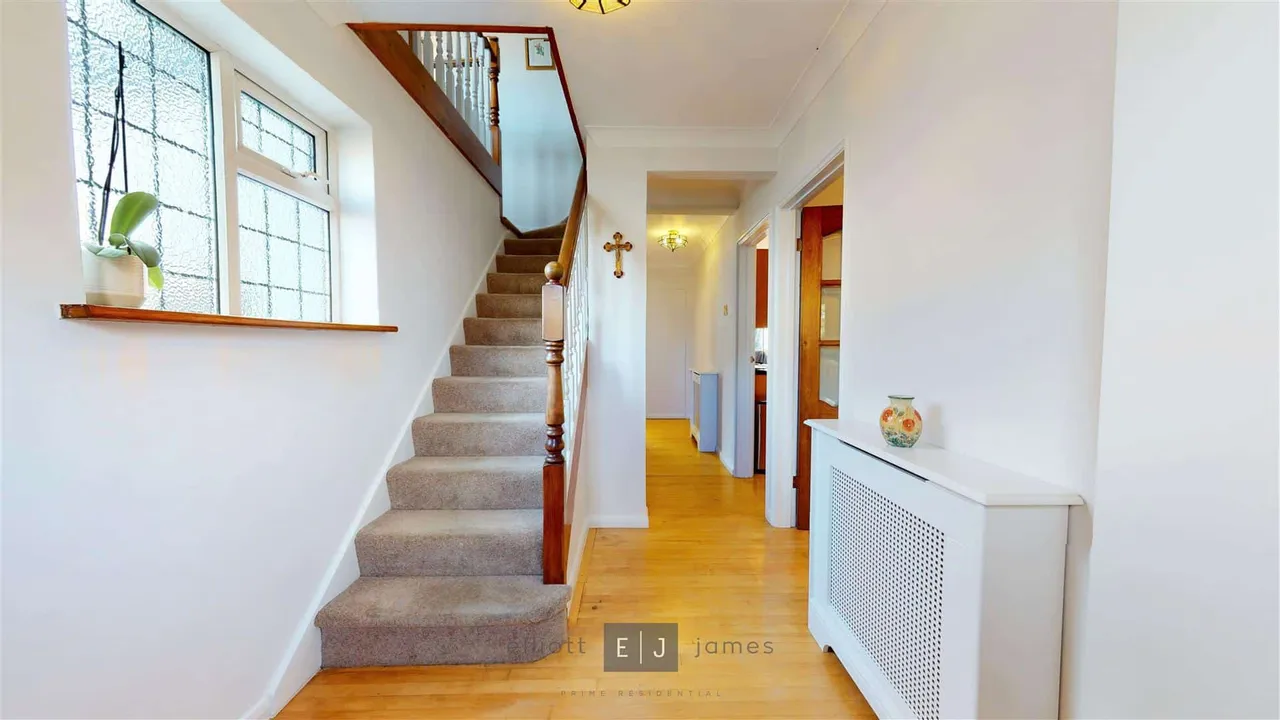 Spring Grove, Loughton, photo 2