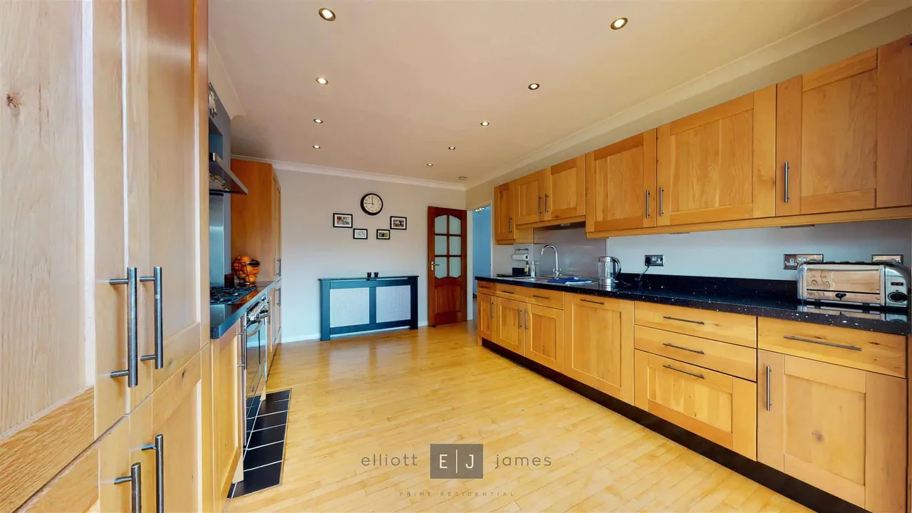 Spring Grove, Loughton, photo 5
