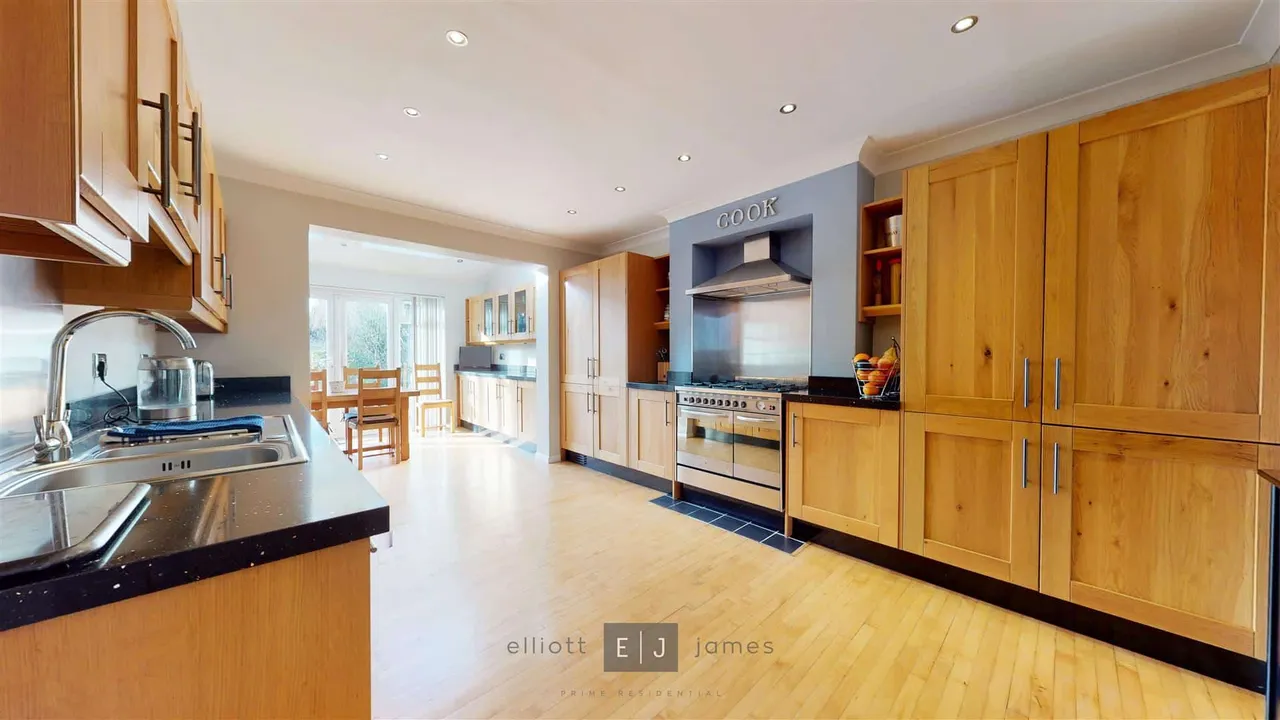 Spring Grove, Loughton, photo 4
