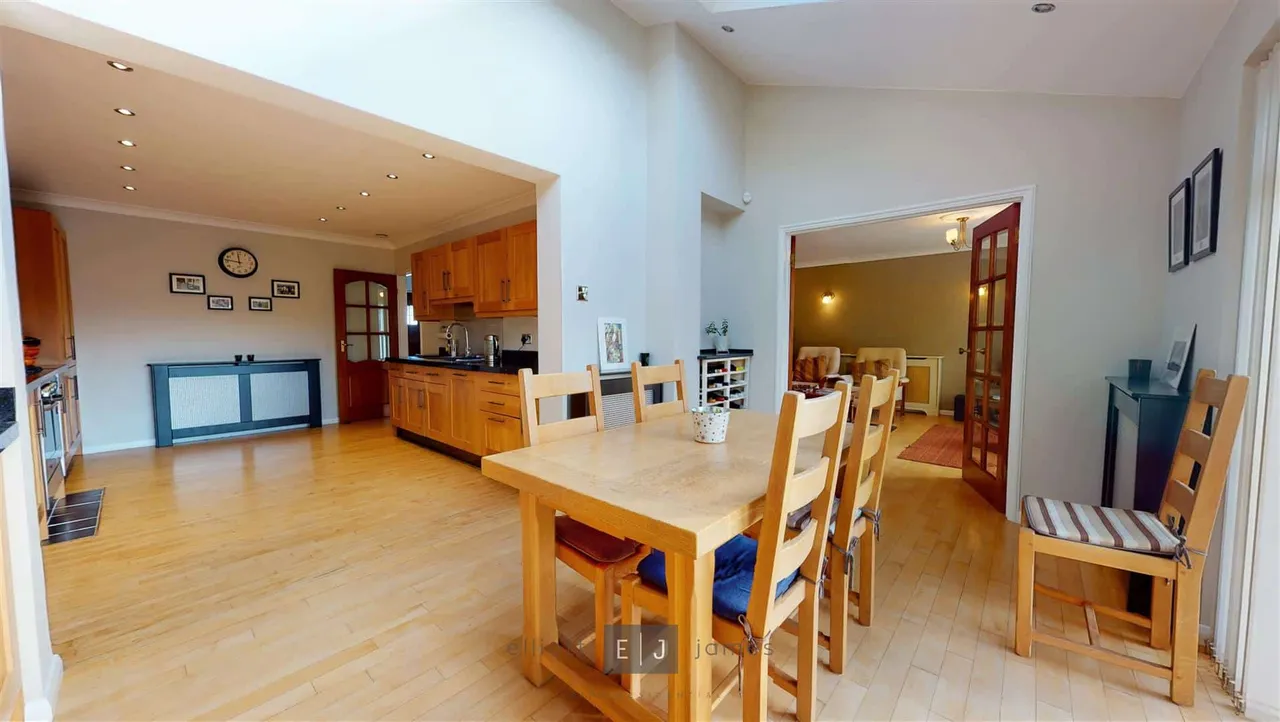 Spring Grove, Loughton, photo 6