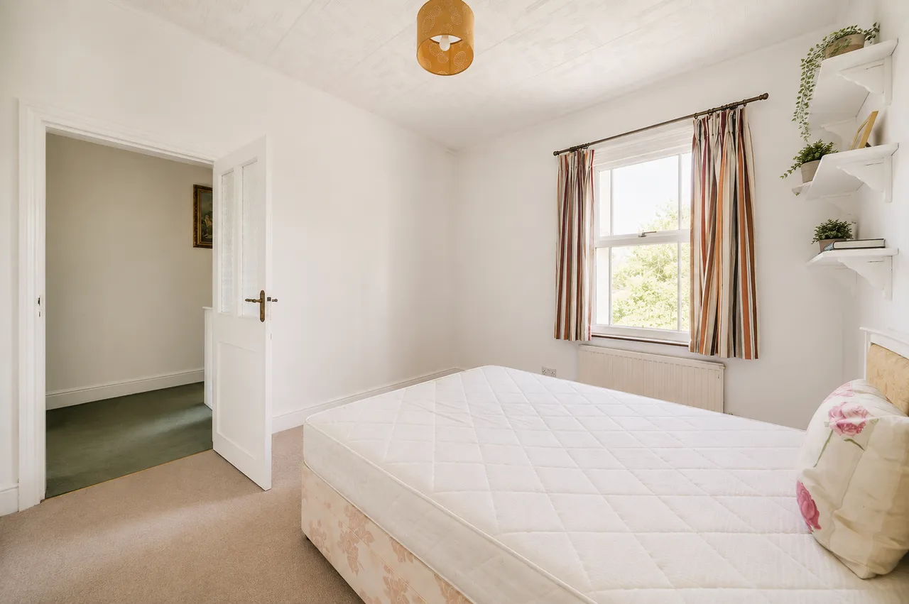 Laburnum Road, Chertsey, KT16, photo 13