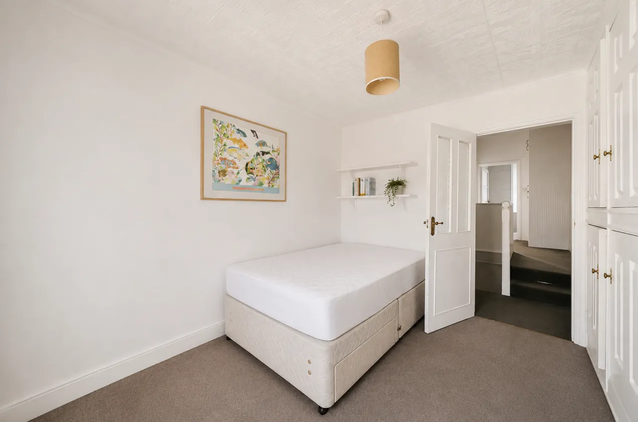 Laburnum Road, Chertsey, KT16, photo 17