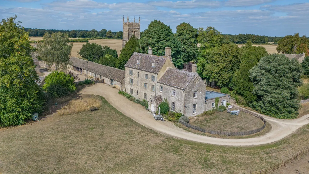 Church Farmhouse, Coates, Cirencester, GL7 6NS, photo 12