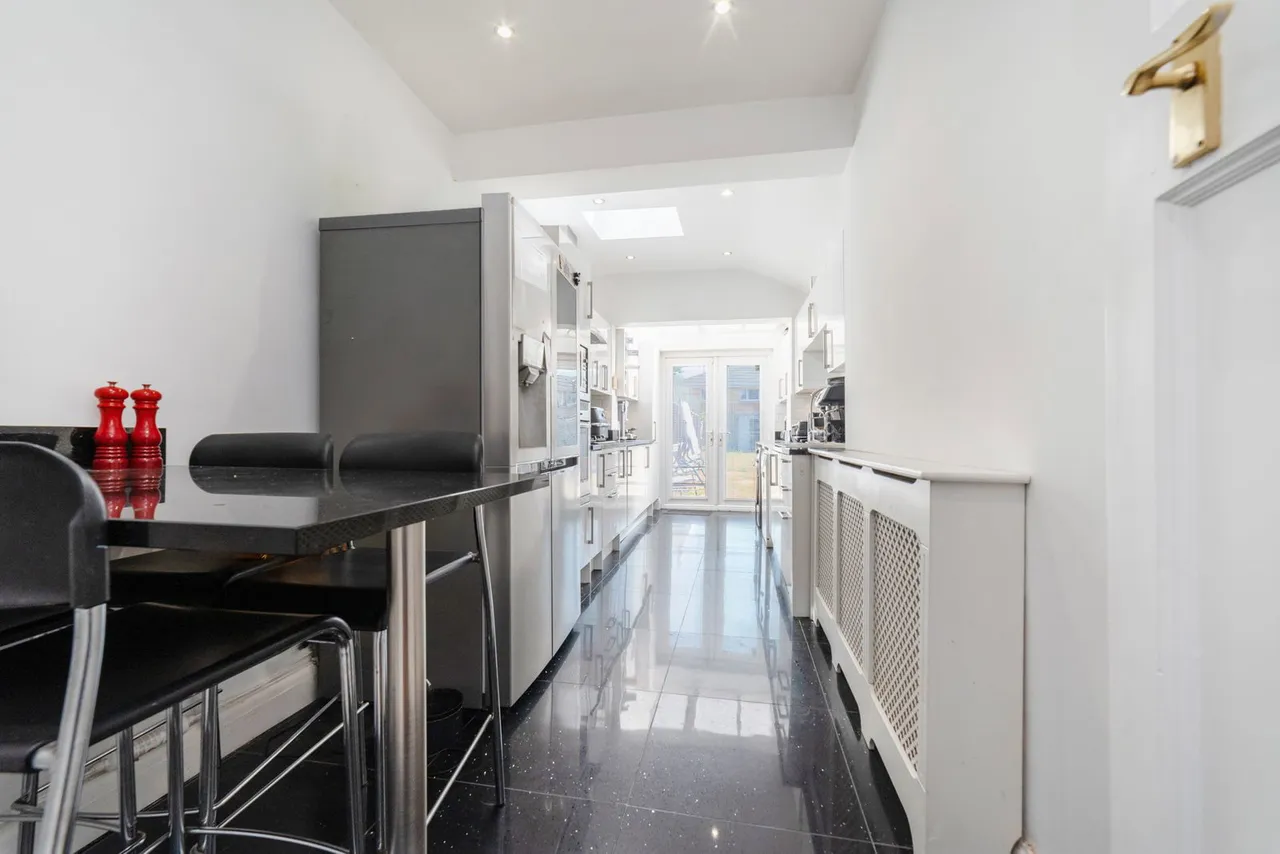 Lower Addiscombe Road, Croydon, CR0, photo 6