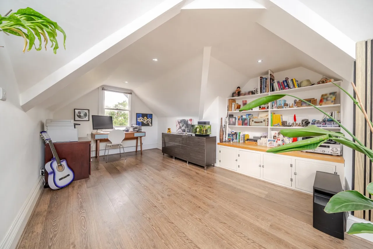 Westcombe Park Road, SE3, photo 6
