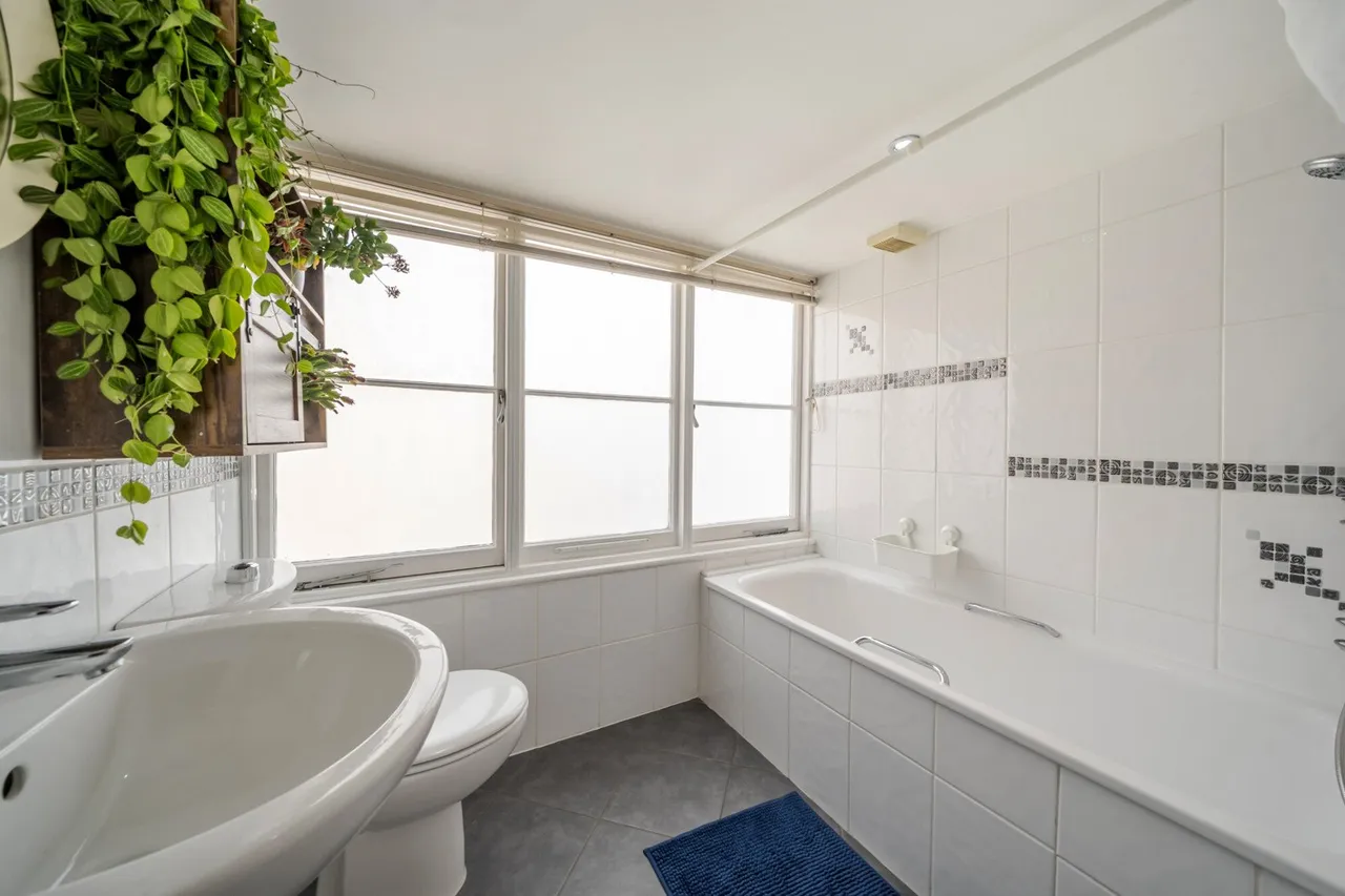 Westcombe Park Road, SE3, photo 8