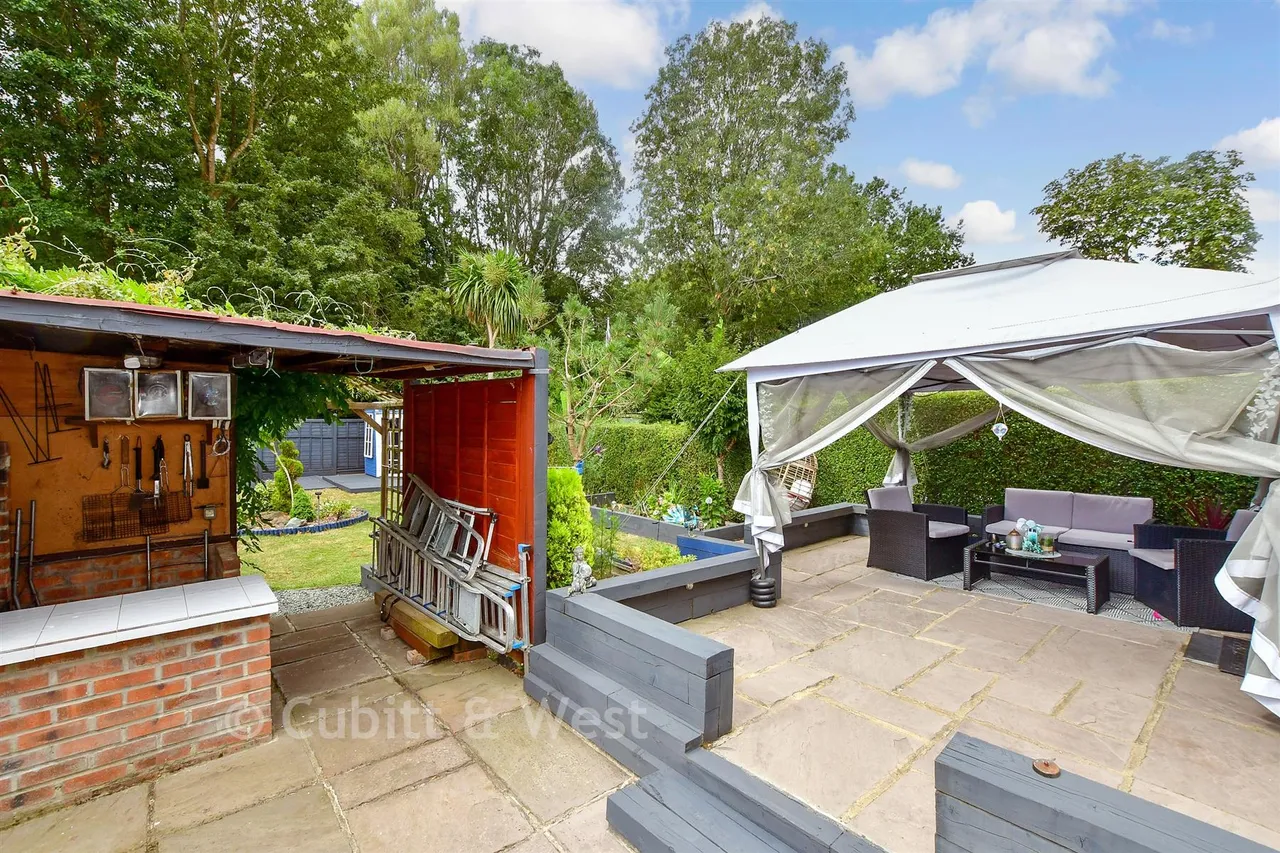 Sandown Road, Cosham, PO6, photo 5