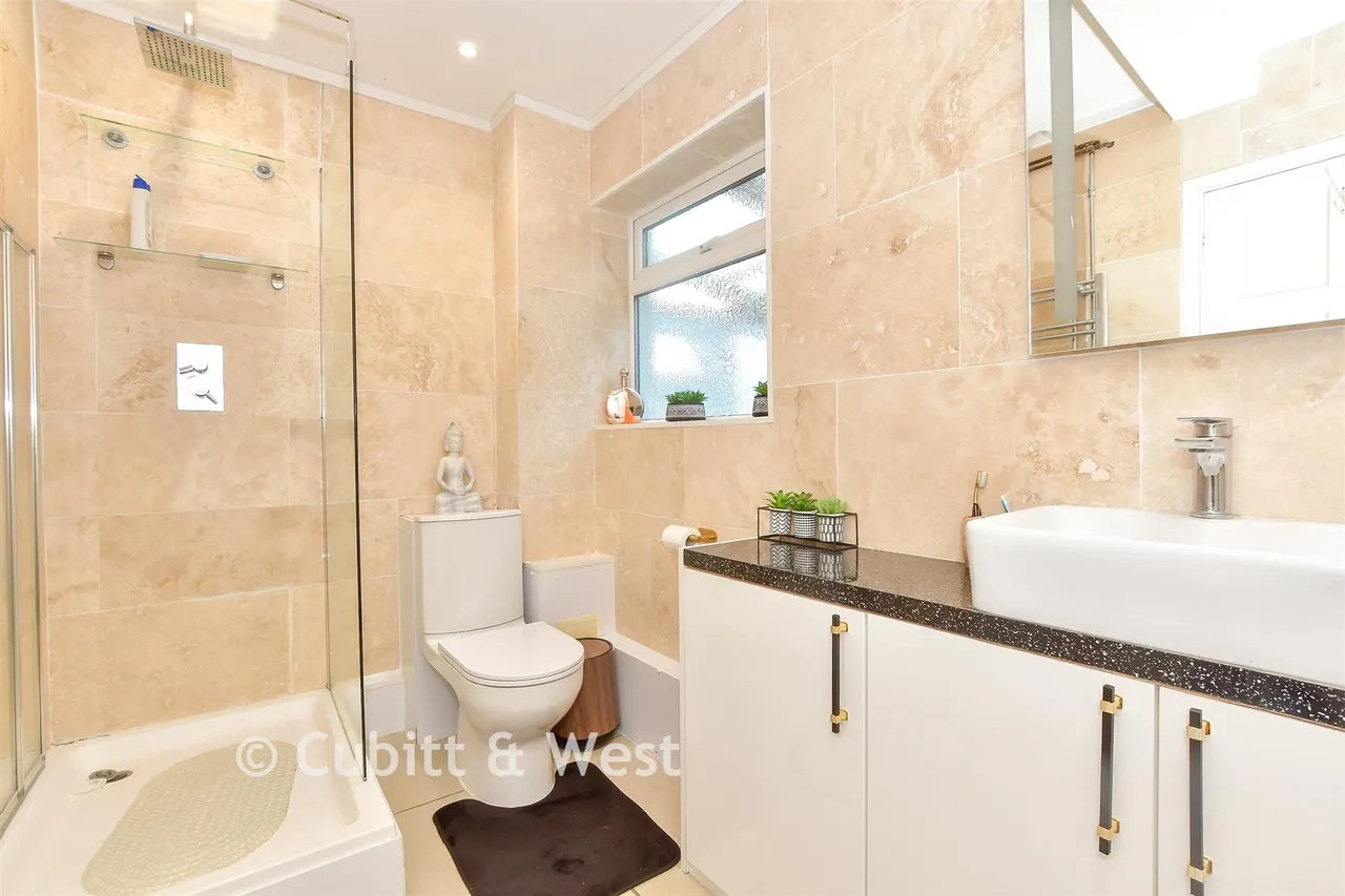 Sandown Road, Cosham, PO6, photo 9