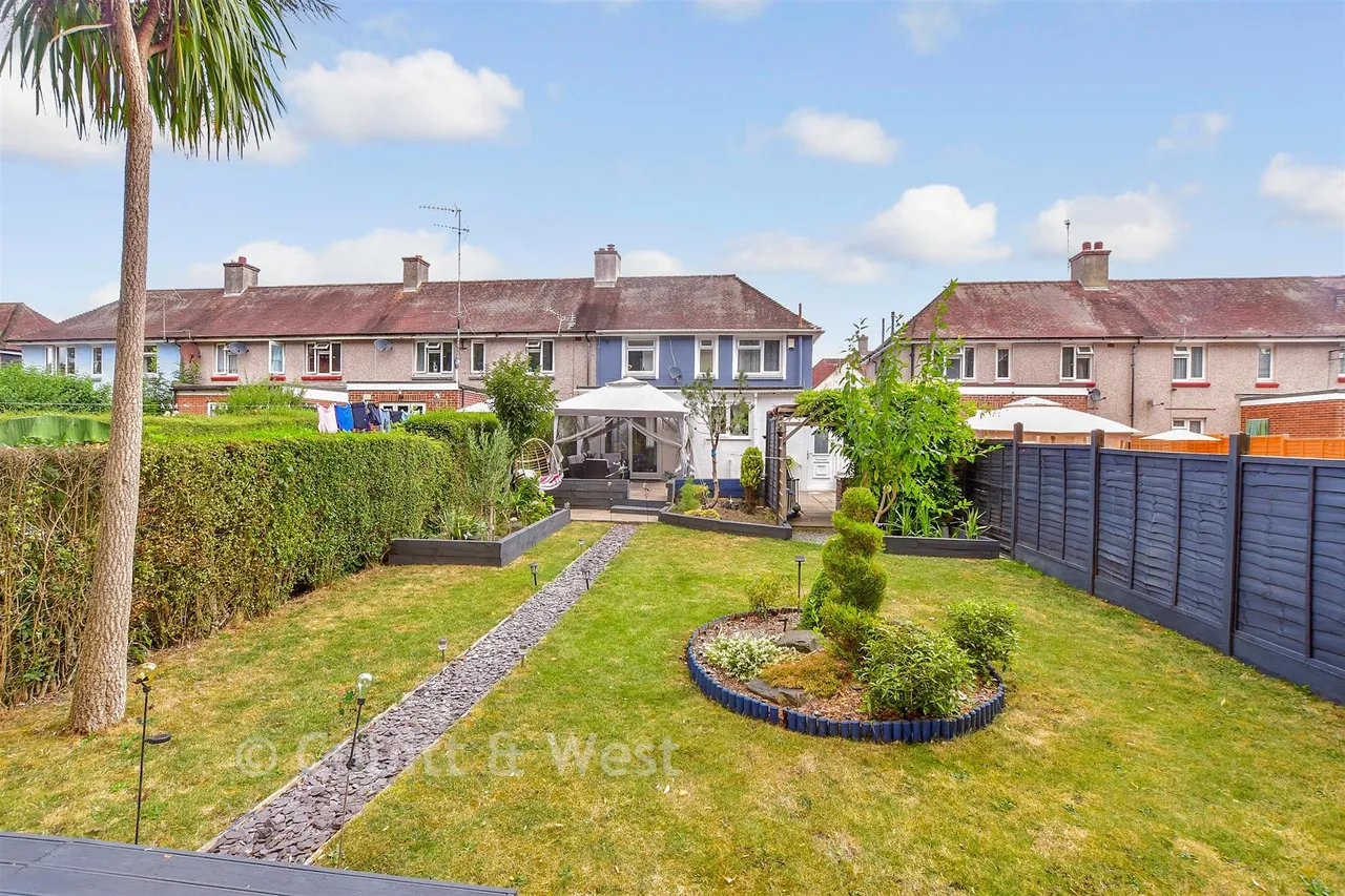 Sandown Road, Cosham, PO6, photo 10