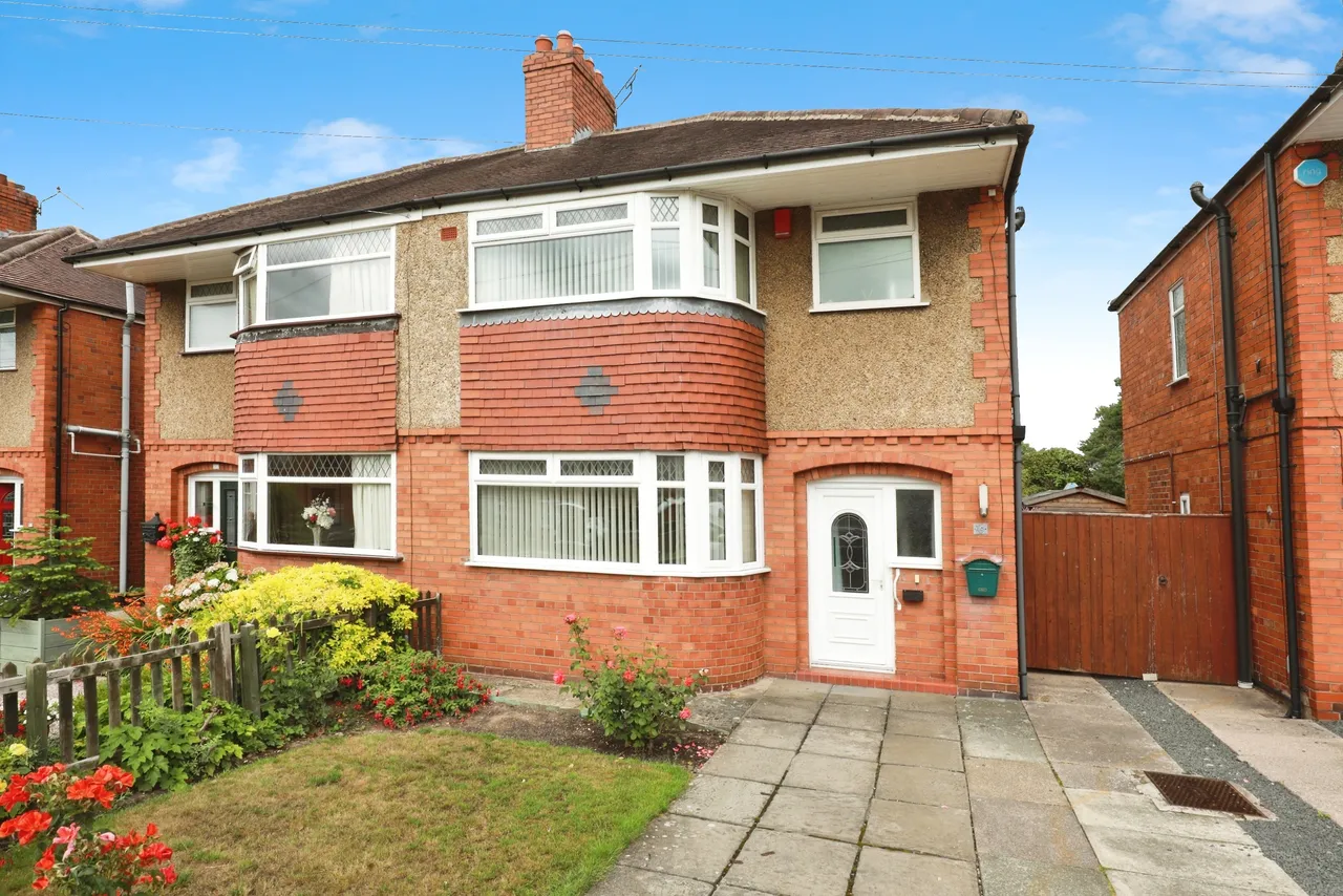 3 bed house for sale — Albion Street, Crewe