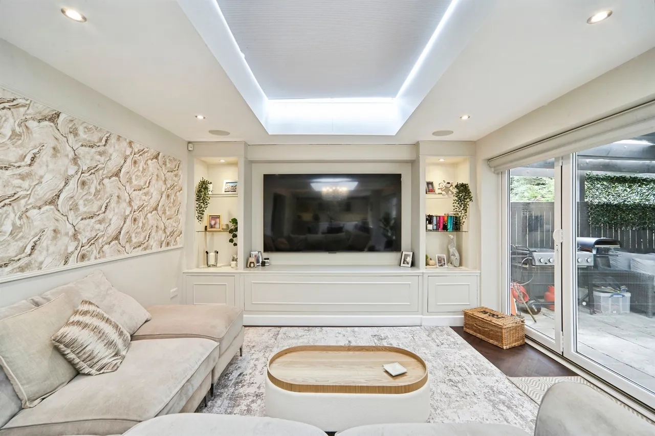 Aire View, Yeadon, Leeds, photo 3