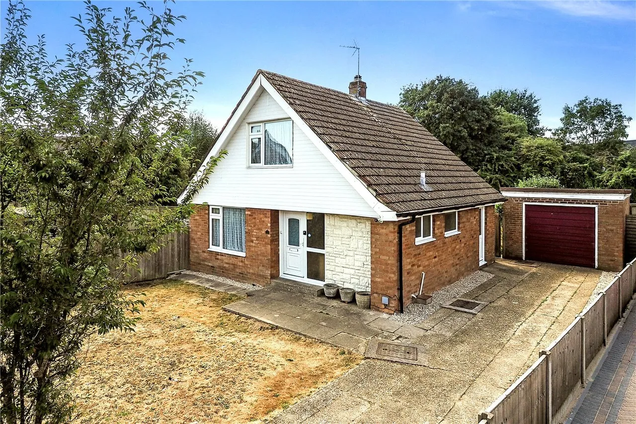Gloucester Close, Petersfield, Hampshire, GU32, photo 12