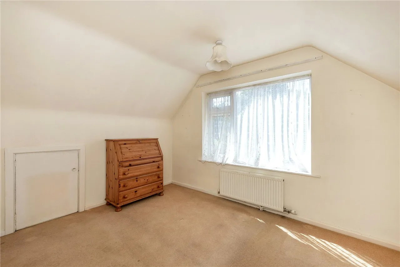 Gloucester Close, Petersfield, Hampshire, GU32, photo 3
