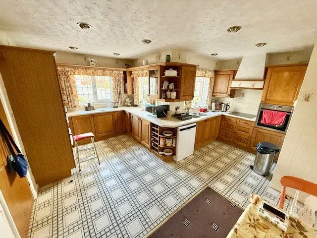 Areley Court, Stourport-on-Severn, Worcestershire, DY13 0AR, photo 3