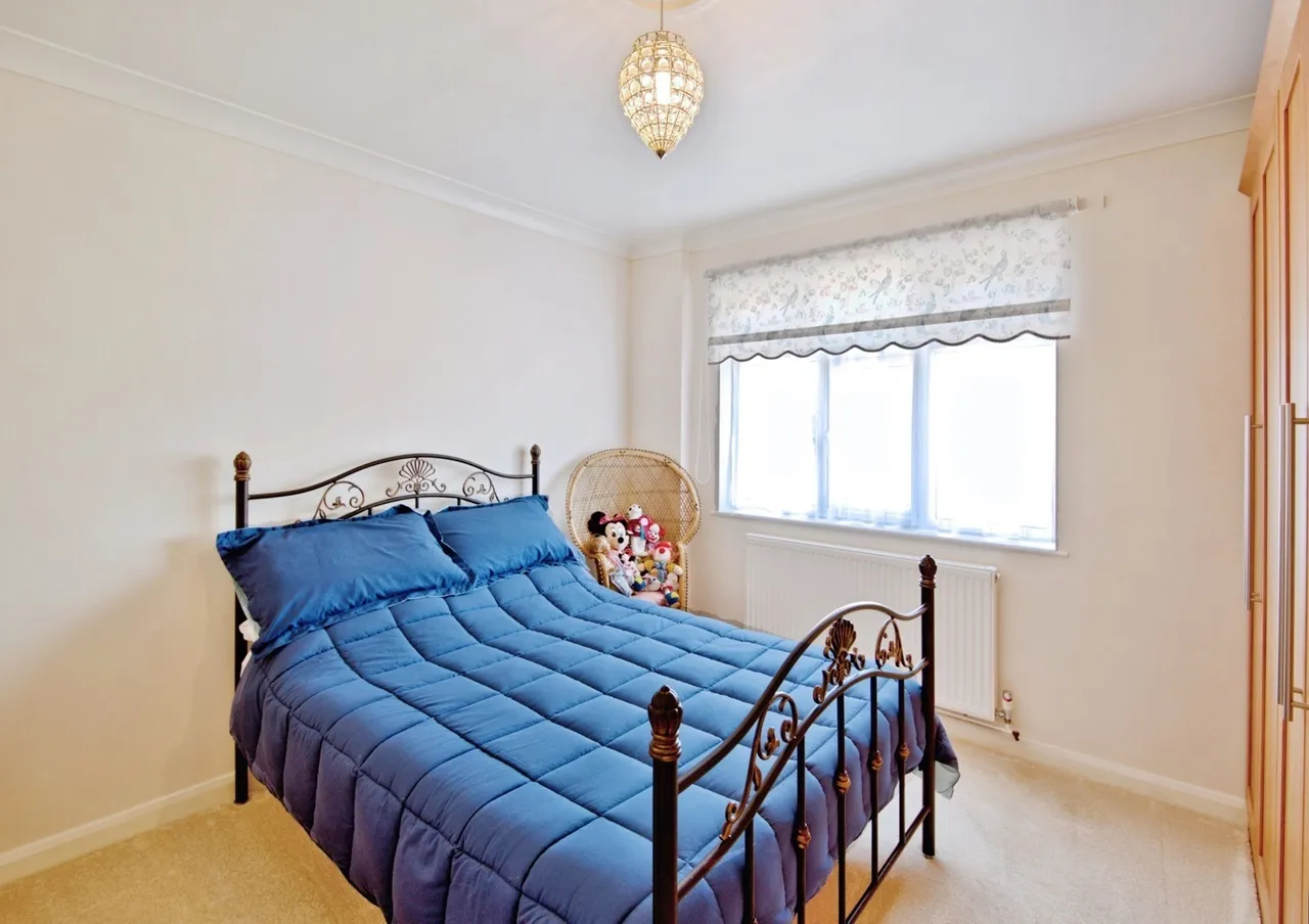 St. Augustines Avenue, Thorpe Bay, Essex, SS1, photo 11