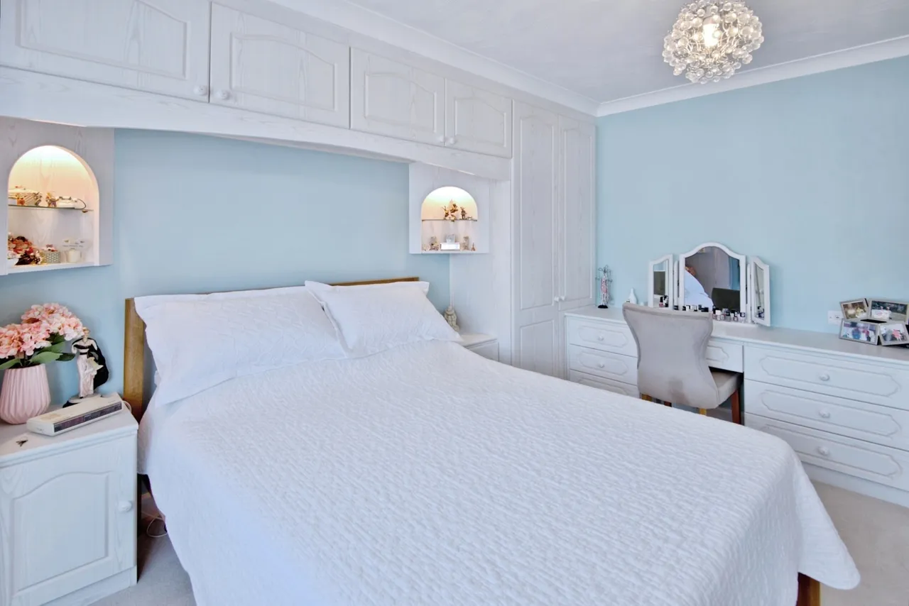 St. Augustines Avenue, Thorpe Bay, Essex, SS1, photo 10