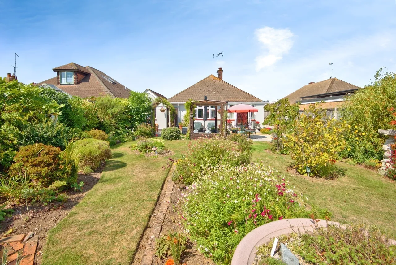 St. Augustines Avenue, Thorpe Bay, Essex, SS1, photo 6