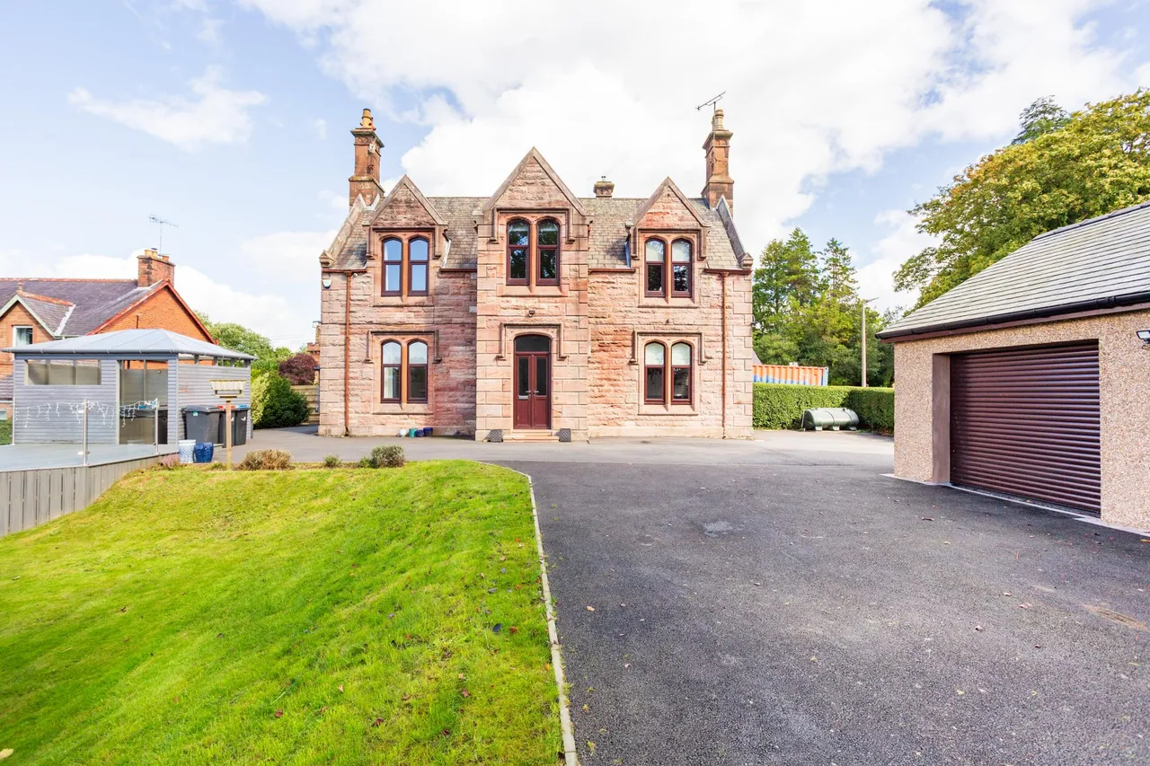 3 bed character property for sale, East Morton Street, Thornhill, DG3
