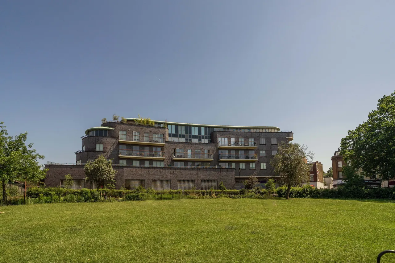 Fortune Green Road, London, NW6, photo 10