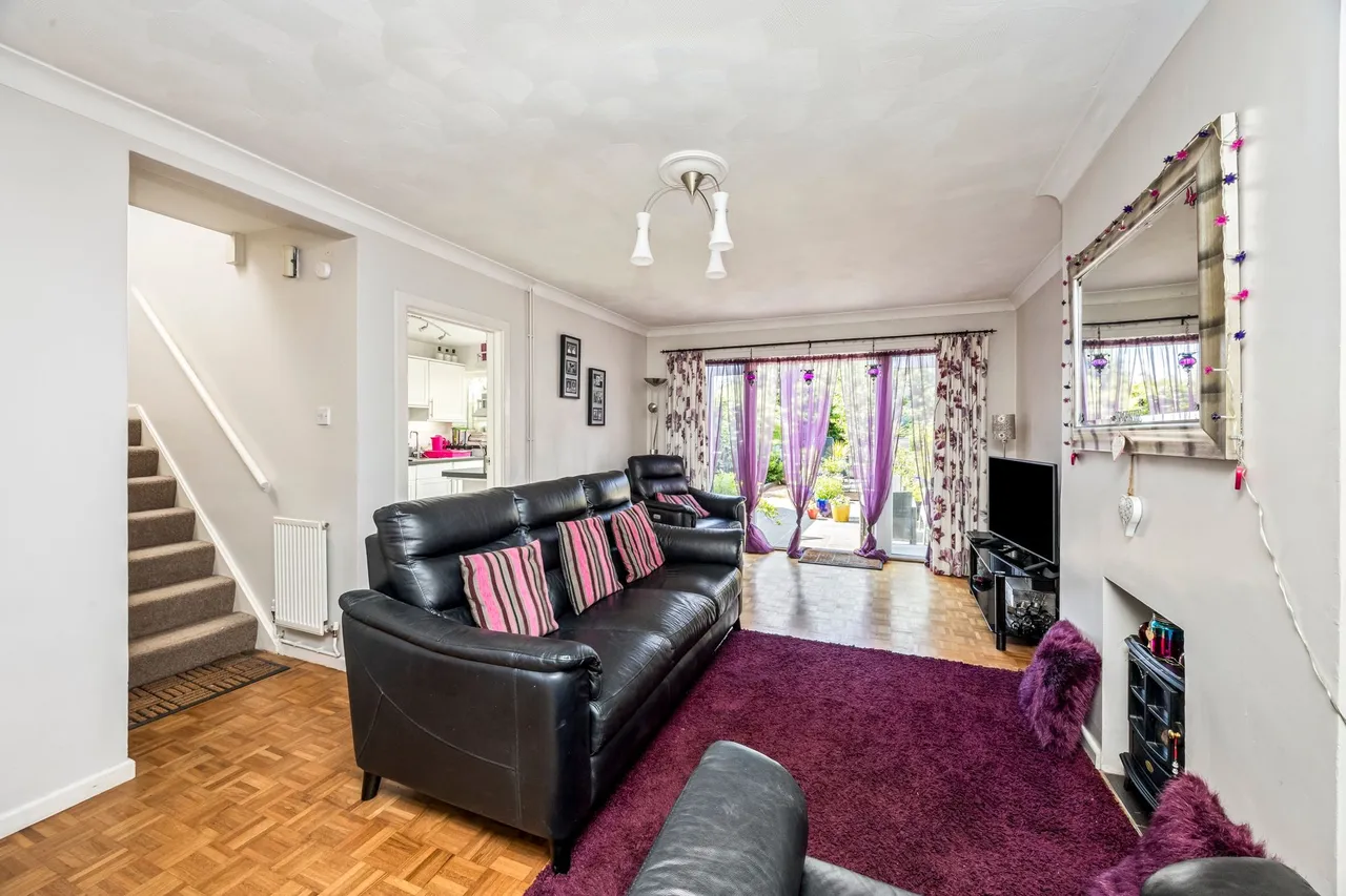 Ayshe Court Drive, Horsham, RH13, photo 3