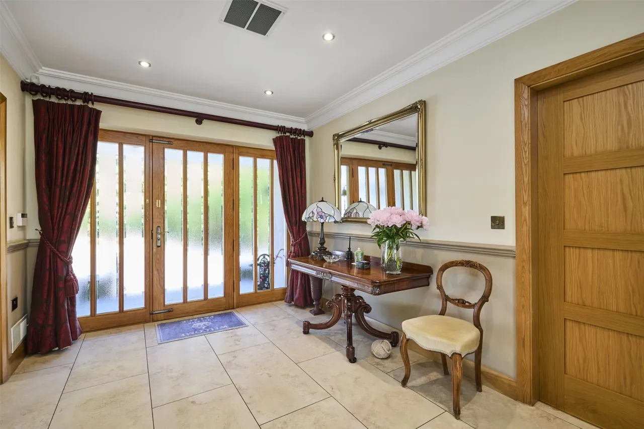 Curly Hill, Ilkley, West Yorkshire, LS29 0DT, photo 4