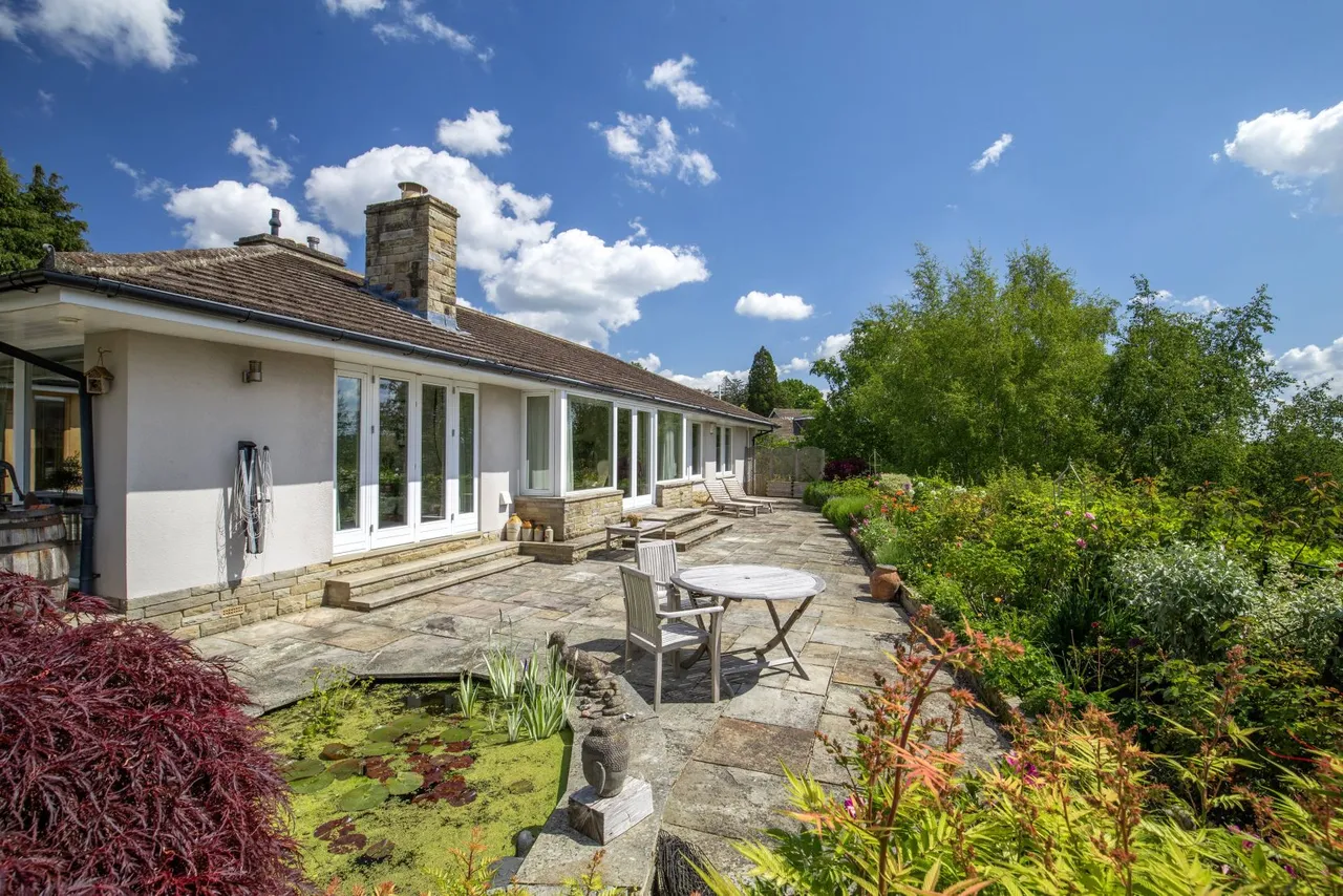 5 bed house for sale — Curly Hill, Ilkley, West Yorkshire, LS29 0DT