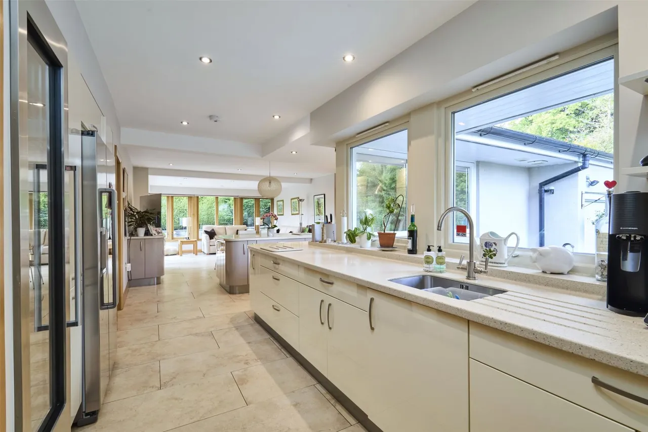 Curly Hill, Ilkley, West Yorkshire, LS29 0DT, photo 7