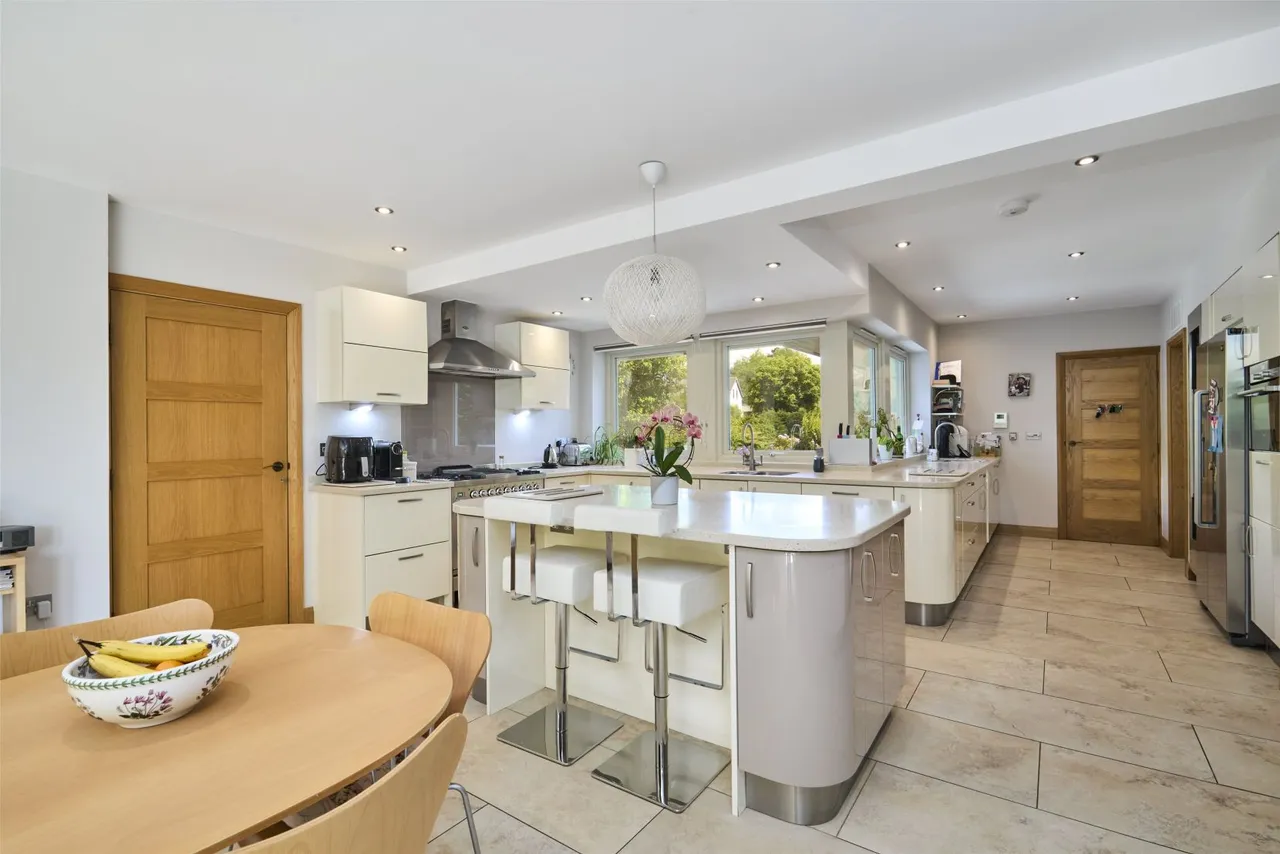 Curly Hill, Ilkley, West Yorkshire, LS29 0DT, photo 5