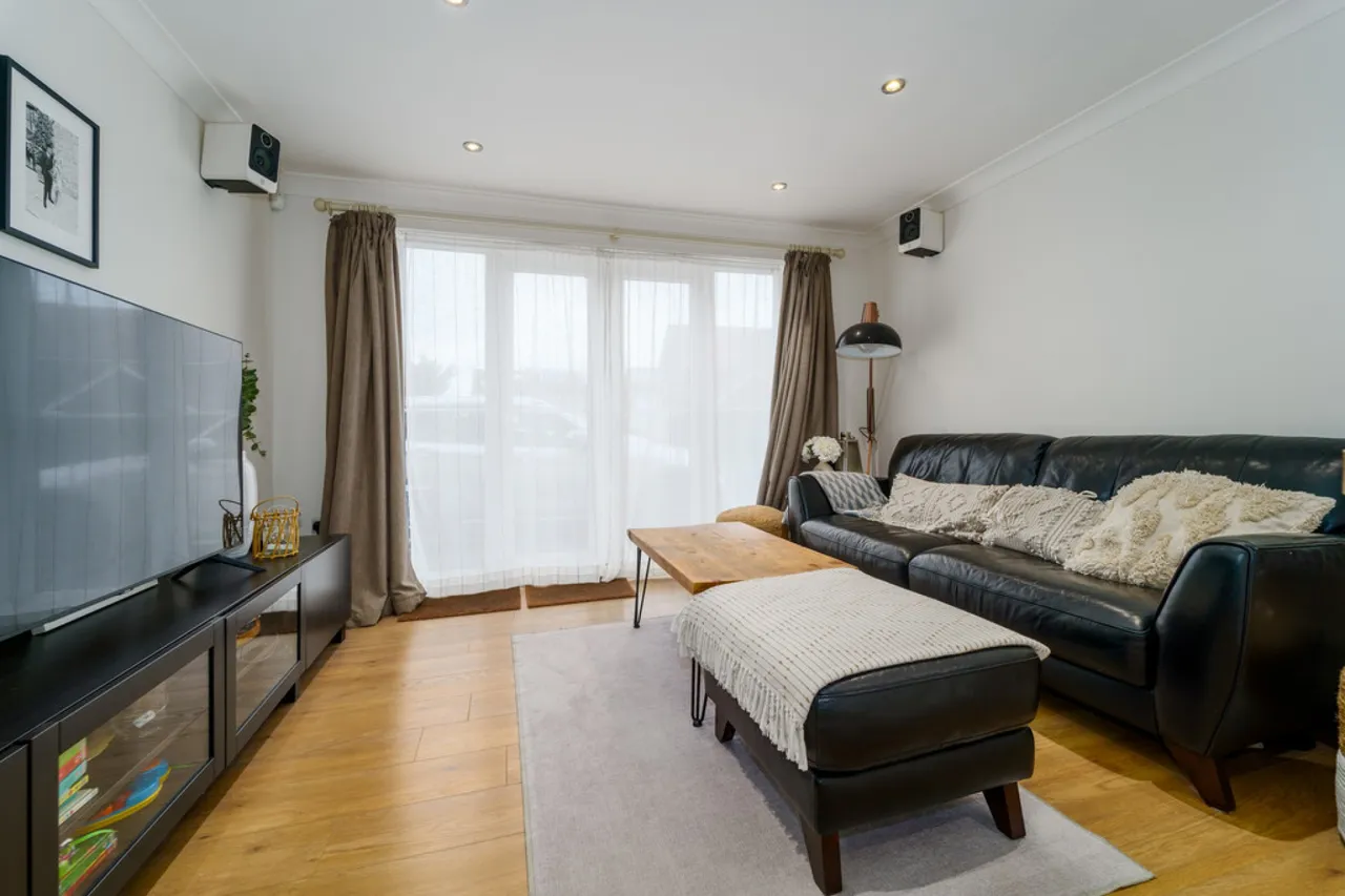 Christine Court, Ashford, photo 4