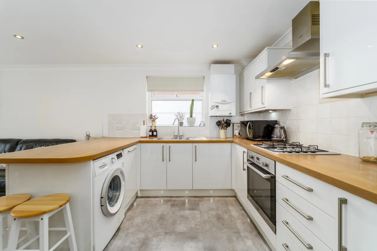 Christine Court, Ashford, photo 9