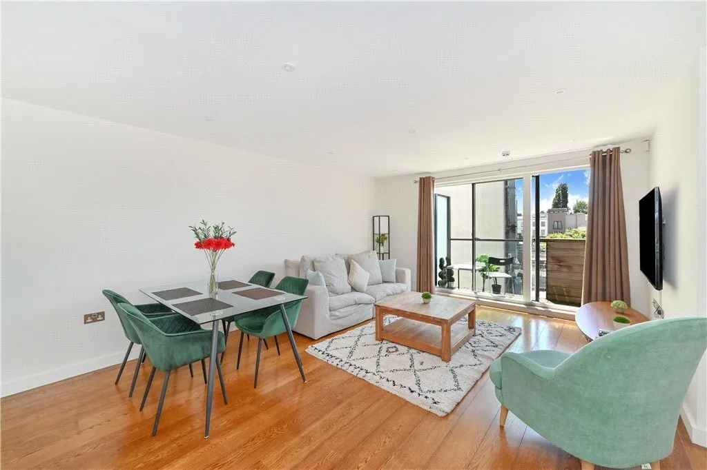 2 bed flat to rent, Abbey Road, London, NW8