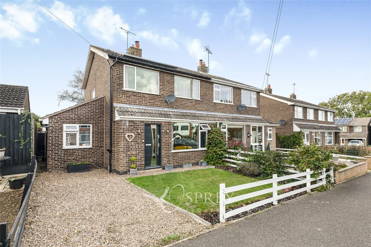 4 bed house for sale, Churchill Road, Oakham, LE15