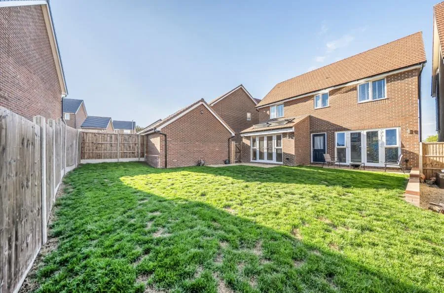 Rye Gardens, Houghton Regis, LU5, photo 10
