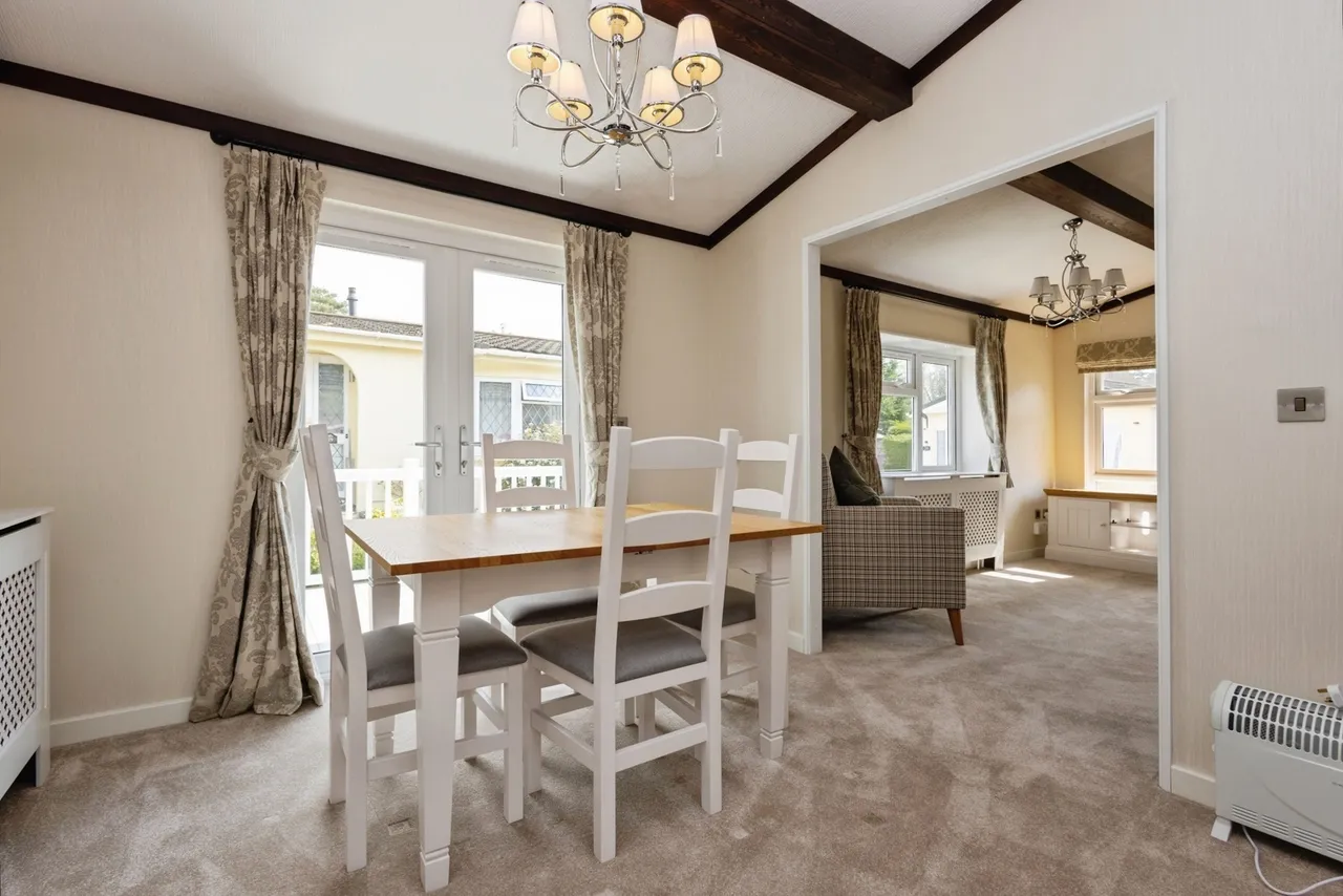 Portsmouth Road, Thursley, GU8, photo 4