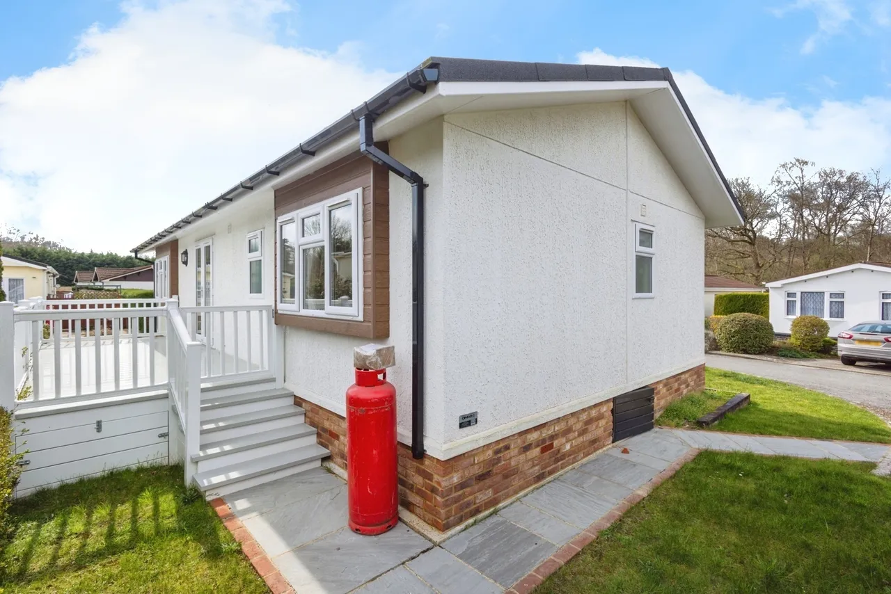 Portsmouth Road, Thursley, GU8, photo 10