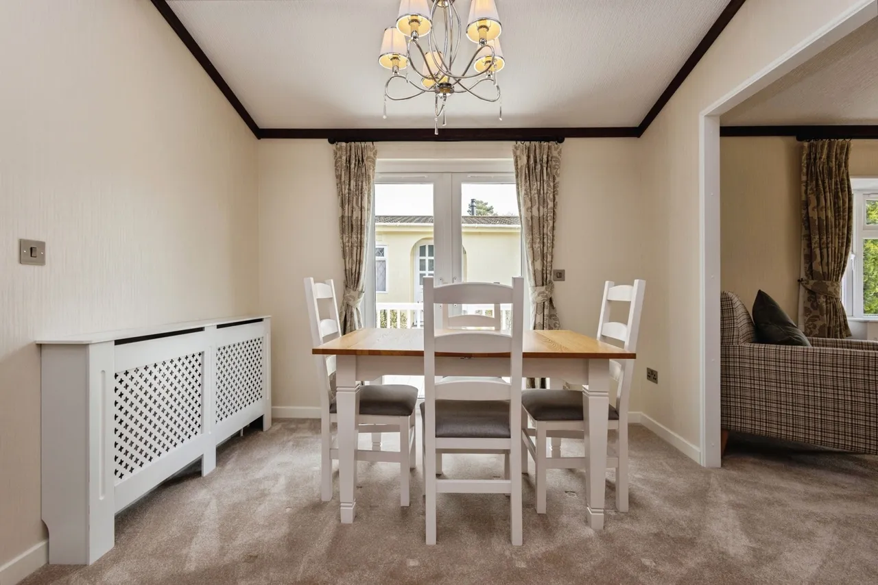 Portsmouth Road, Thursley, GU8, photo 8