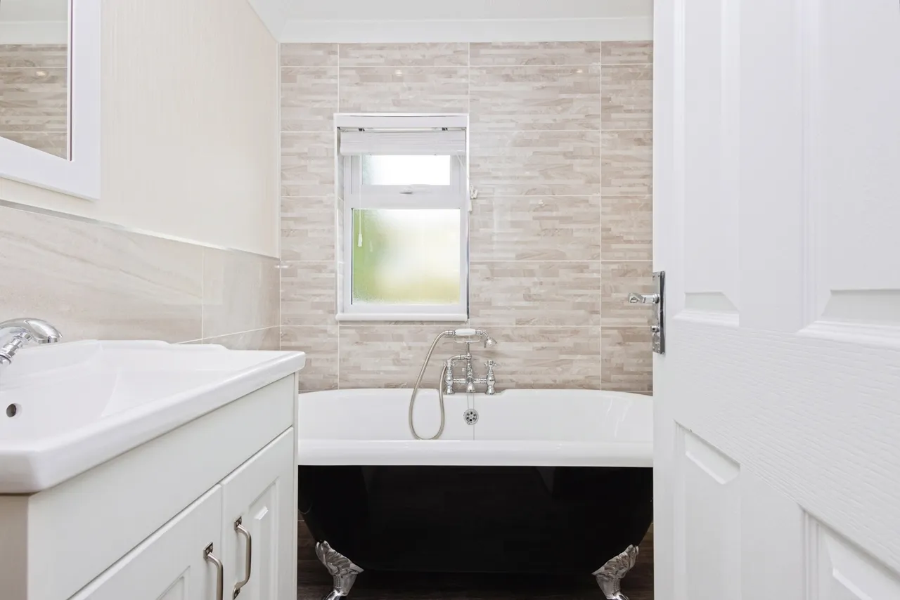 Portsmouth Road, Thursley, GU8, photo 6