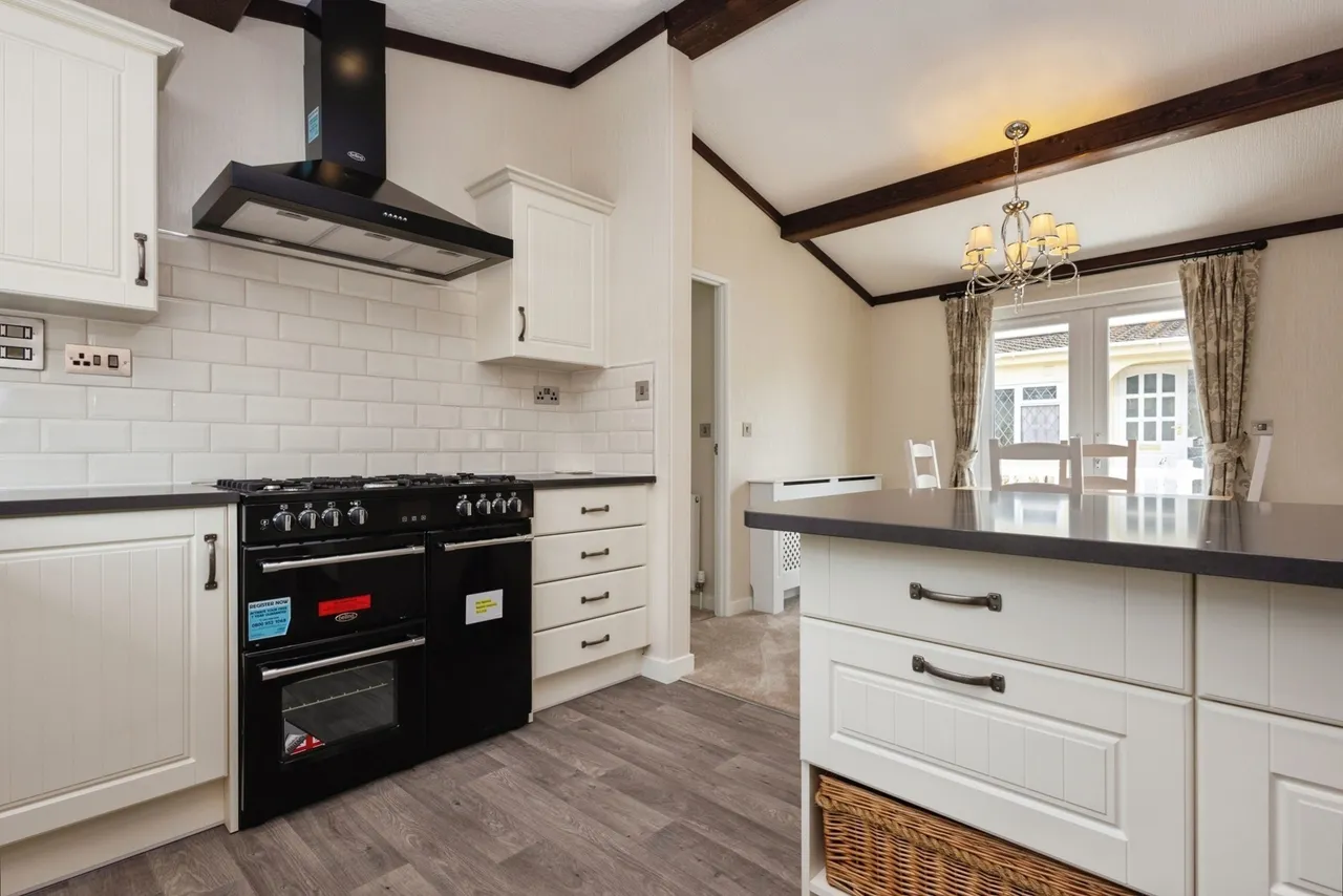 Portsmouth Road, Thursley, GU8, photo 12