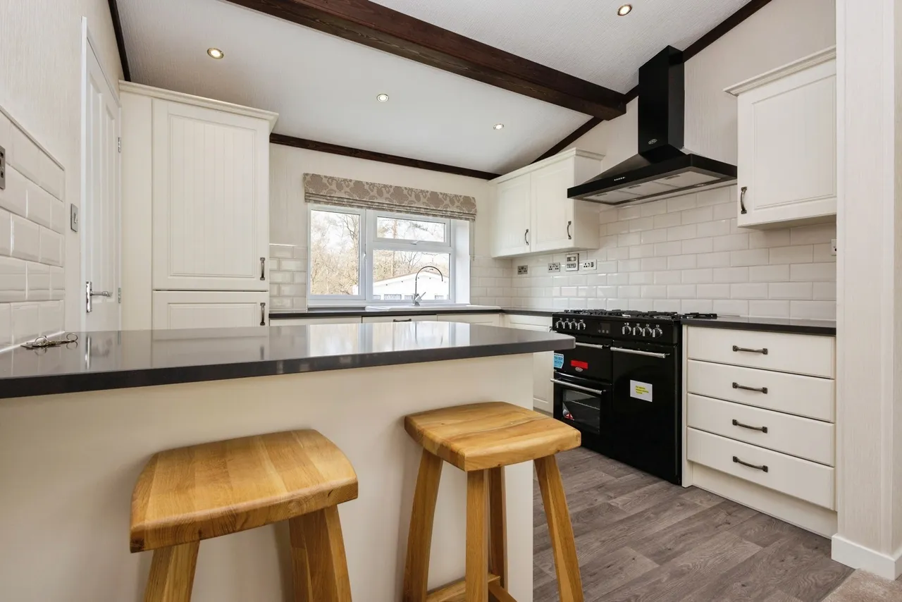 Portsmouth Road, Thursley, GU8, photo 3