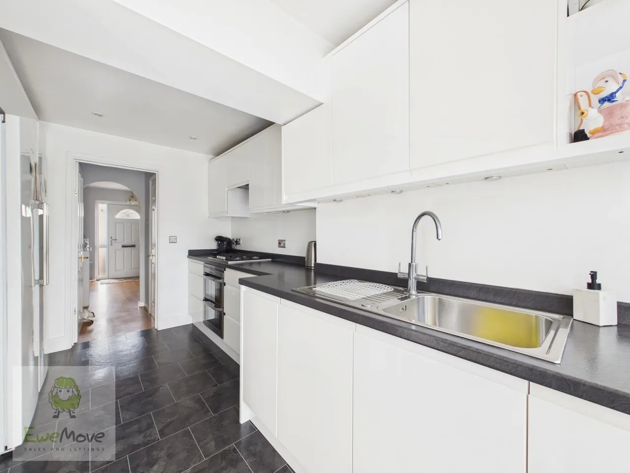 Povey Avenue, Wainscott, ME2, photo 8
