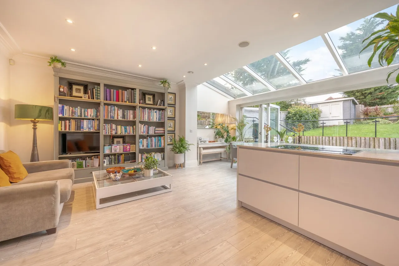 Ashridge Close, London, N3 3BT, photo 2