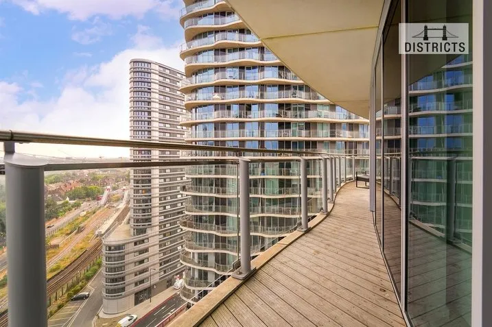 Tidal Basin Road, E16, photo 7