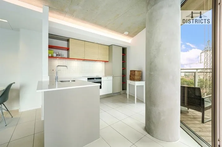 Tidal Basin Road, E16, photo 11