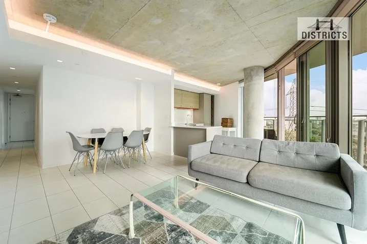 Tidal Basin Road, E16, photo 10